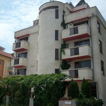Hotel Neven Primorsko Buitenkant foto