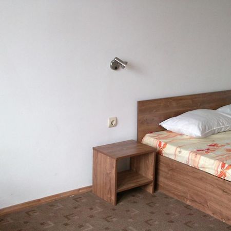Hotel Neven Primorsko Buitenkant foto