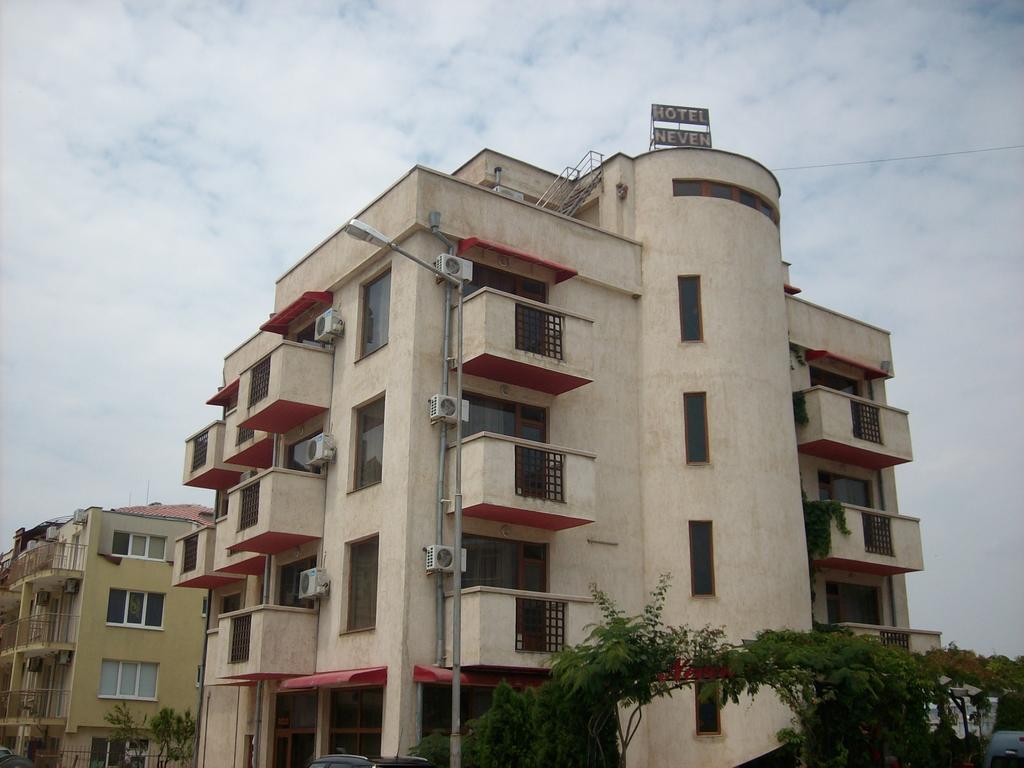 Hotel Neven Primorsko Buitenkant foto