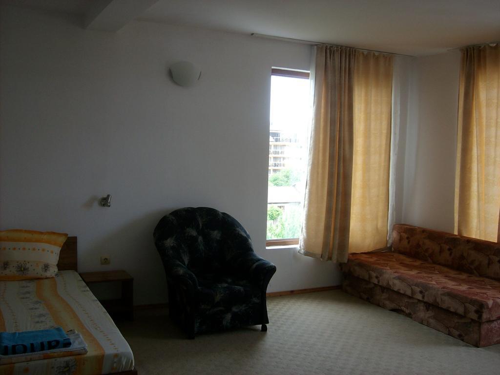 Hotel Neven Primorsko Buitenkant foto