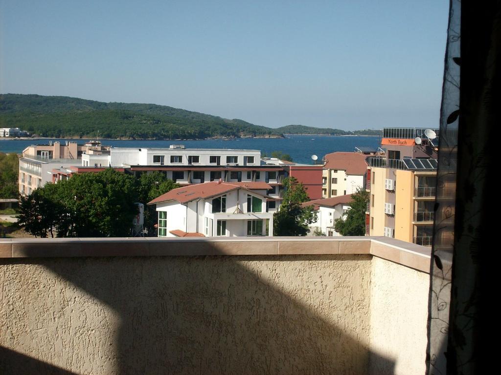 Hotel Neven Primorsko Buitenkant foto